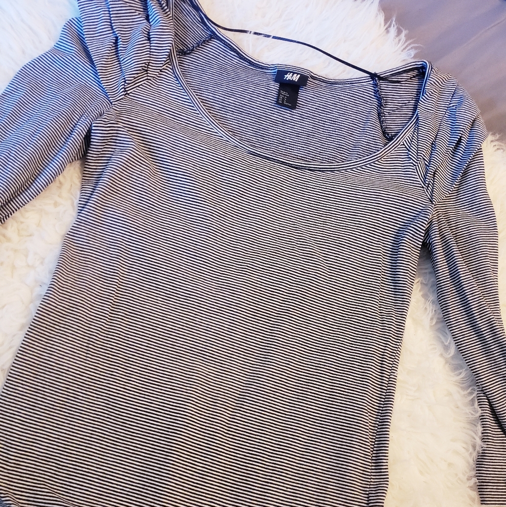 Girl's H&M shirt